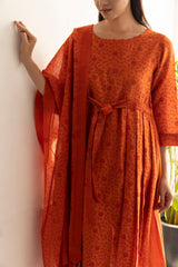 Screen printed kurta set with a knot