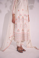 Afreen embroidered kurta in Chanderi silk with elbow length sleeves