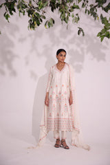 Afreen embroidered kurta in Chanderi silk with elbow length sleeves