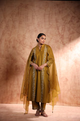 Shahana Kurta set comes with wide bottomed pants