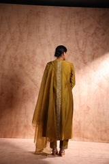 Shahana Kurta set comes with wide bottomed pants